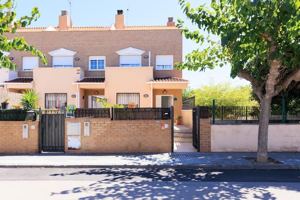 Adosado Con Jardin En Los Xalets De Salou Zewnętrze zdjęcie